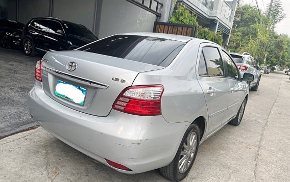 Selling White Toyota Super 2013 in Bacoor-4