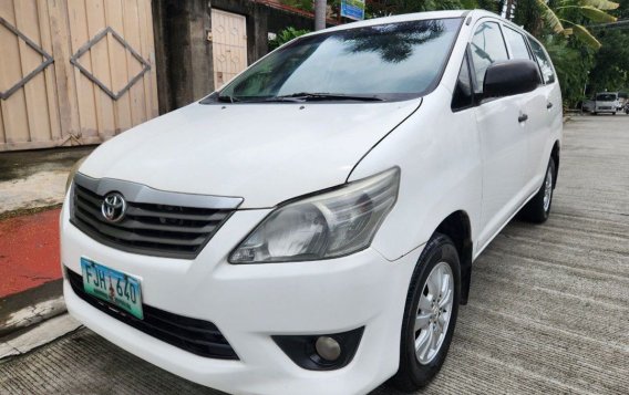 Selling White Toyota Innova 2013 in Quezon City