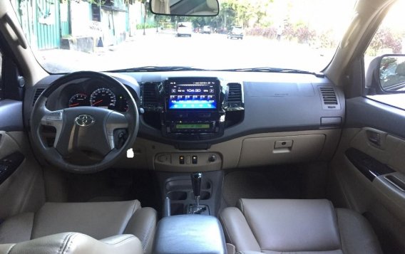 White Toyota Fortuner 2013 for sale in Automatic-5