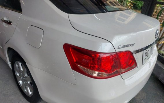 Selling White Toyota Camry 2009 in Quezon City-3