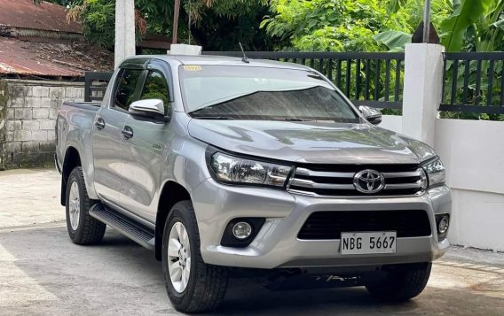 White Toyota Hilux 2019 for sale in Manila-2