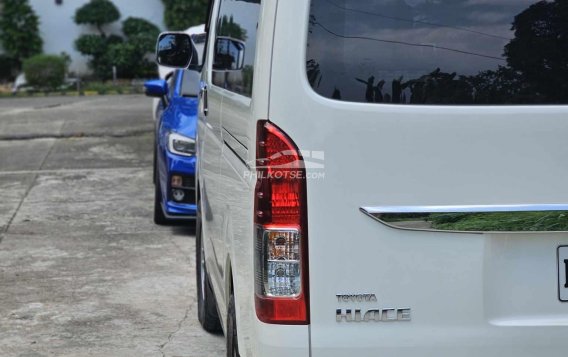 2018 Toyota Hiace Super Grandia in Caloocan, Metro Manila-15