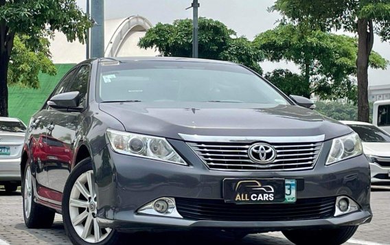 Sell White 2013 Toyota Camry in Makati-2