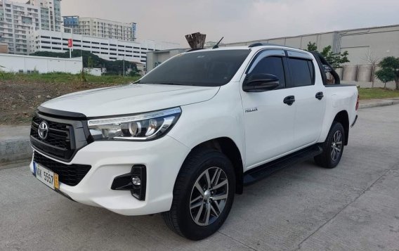 White Toyota Hilux 2018 for sale in Marikina-1