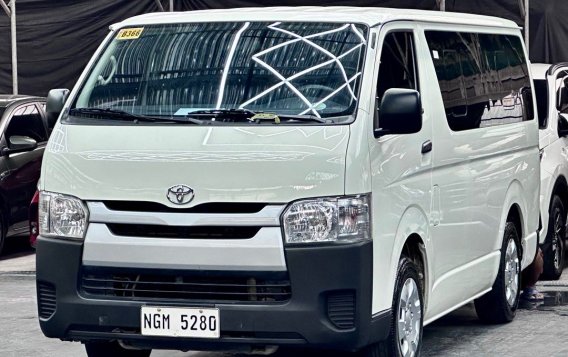 Selling White Toyota Hiace 2020 in Parañaque-1