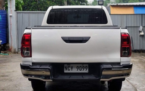 Selling White Toyota Hilux 2016 in Caloocan-2