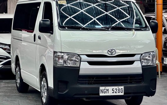 Selling White Toyota Hiace 2020 in Parañaque