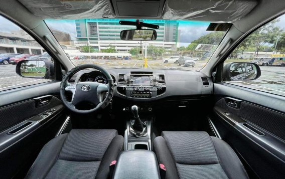 2015 Toyota Fortuner  2.4 G Diesel 4x2 MT in Makati, Metro Manila-10