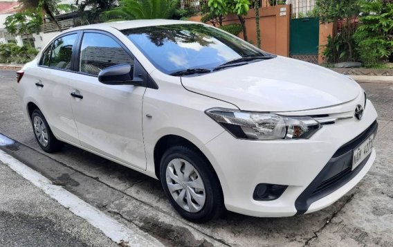 Selling White Toyota Vios 2017 in Las Piñas-2