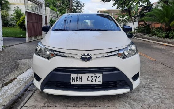 Selling White Toyota Vios 2017 in Las Piñas-1