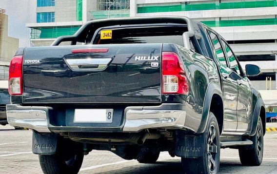 Sell White 2017 Toyota Hilux in Makati-8