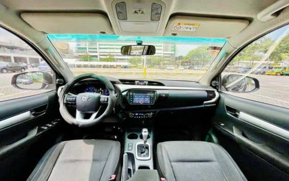 Sell White 2017 Toyota Hilux in Makati-3