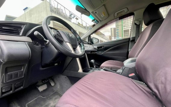 2017 Toyota Innova  2.8 E Diesel AT in Makati, Metro Manila-15