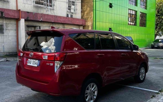 Selling White Toyota Innova 2021 in Quezon City-3