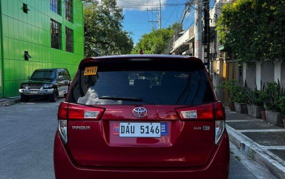 Selling White Toyota Innova 2021 in Quezon City-6