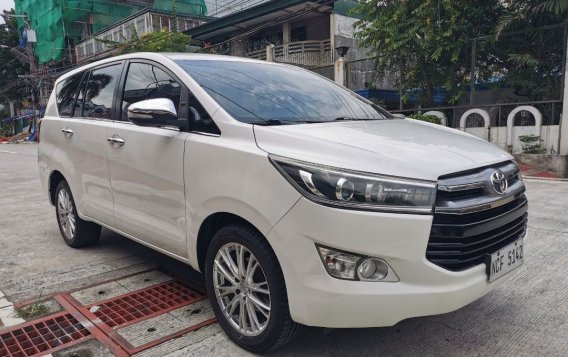 Selling White Toyota Innova 2016 in Manila-2