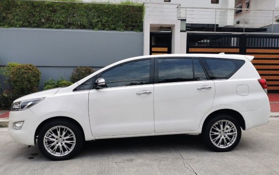 Selling White Toyota Innova 2016 in Manila-5