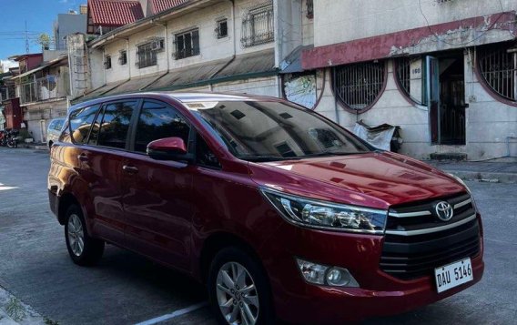 Selling White Toyota Innova 2021 in Quezon City