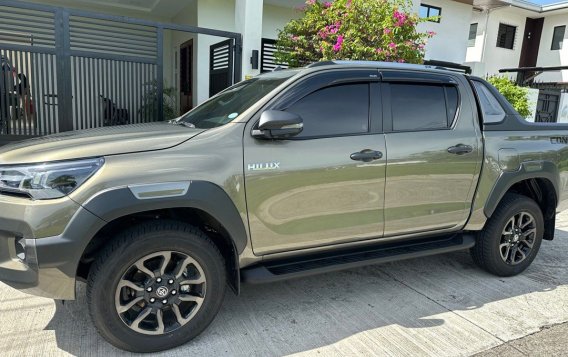 Sell White 2023 Toyota Hilux in Manila-4