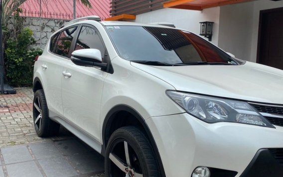 Selling White Toyota Rav4 2013 in Parañaque-7