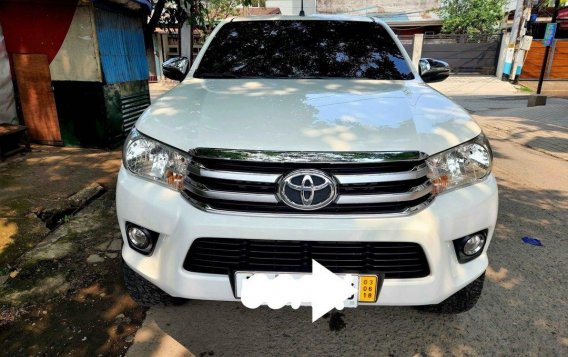 White Toyota Hilux 2018 for sale in Marilao-2