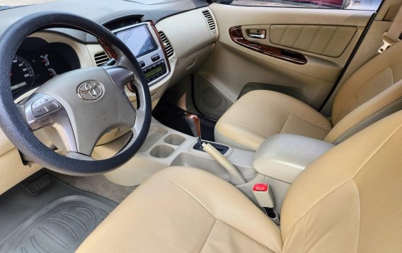 Selling White Toyota Innova 2015 in San Mateo-7