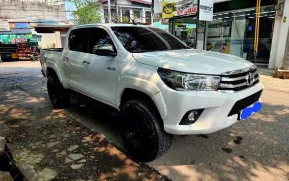 White Toyota Hilux 2018 for sale in Marilao-1