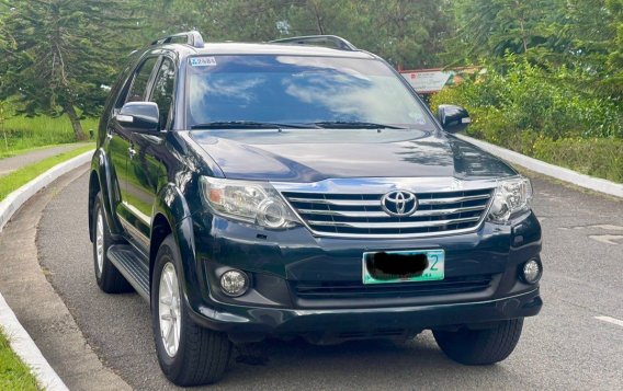 Selling White Toyota Fortuner 2012 in Muntinlupa-1