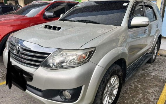 White Toyota Fortuner 2014 for sale in Caloocan-2