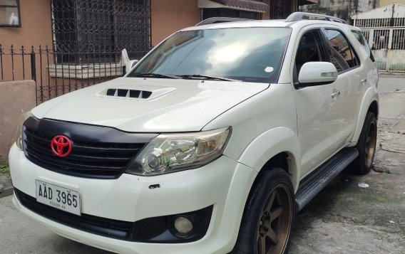 Sell White 2014 Toyota Fortuner in Manila-2