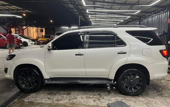 Selling White Toyota Fortuner 2014 in Caloocan-1