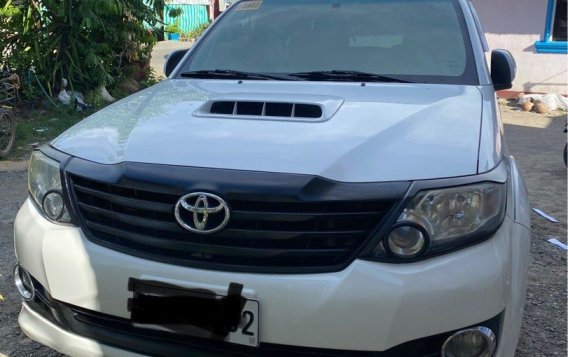 White Toyota Fortuner 2015 for sale in Alicia-1