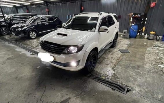 Selling White Toyota Fortuner 2014 in Caloocan-8