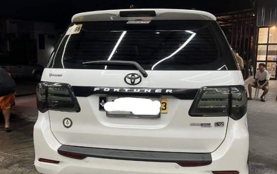 Selling White Toyota Fortuner 2014 in Caloocan-1