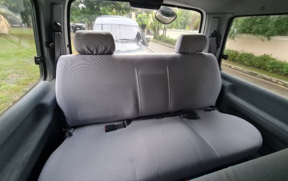 White Toyota Hiace 2003 for sale in Manual-9