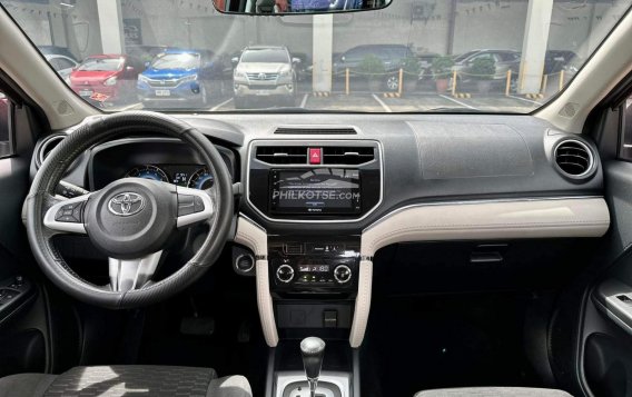 2018 Toyota Rush  1.5 G AT in Makati, Metro Manila-12