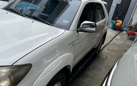 Selling White Toyota Fortuner 2007 in Taytay-2