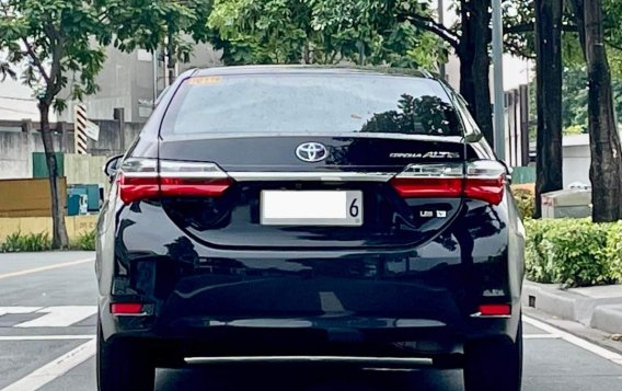 Sell White 2018 Toyota Corolla altis in Makati-2