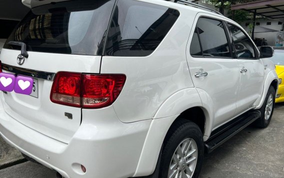 Selling White Toyota Fortuner 2007 in Taytay-3