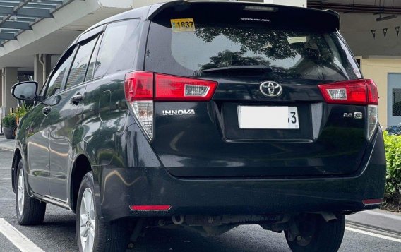 White Toyota Innova 2017 for sale in Makati-5