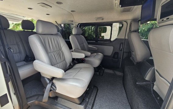 Pearl White Toyota Hiace Super Grandia 2018 for sale in Automatic-7