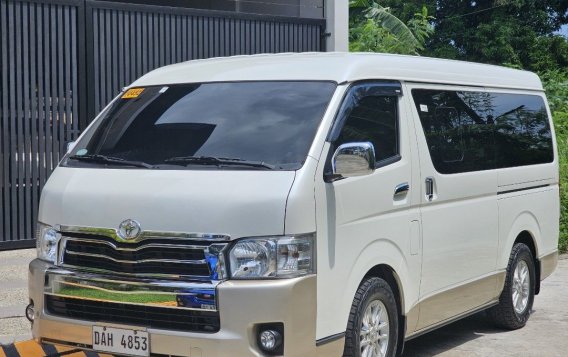 Pearl White Toyota Hiace Super Grandia 2018 for sale in Automatic