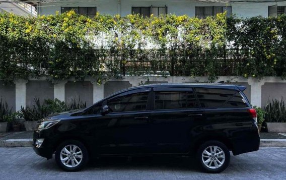 White Toyota Innova 2021 for sale in Manila-3