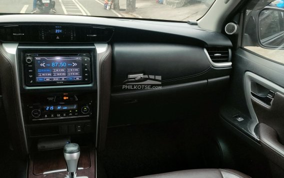 2017 Toyota Fortuner  2.4 V Diesel 4x2 AT in Quezon City, Metro Manila-10