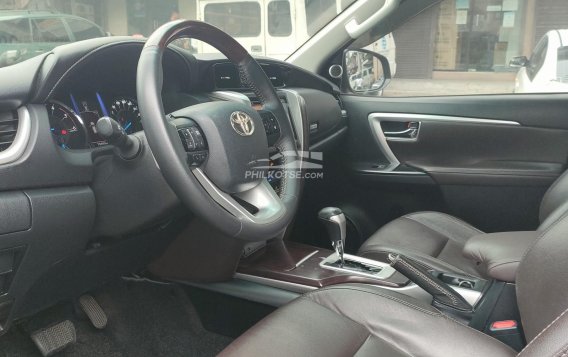 2017 Toyota Fortuner  2.4 V Diesel 4x2 AT in Quezon City, Metro Manila-13