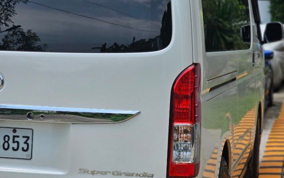 Pearl White Toyota Hiace Super Grandia 2018 for sale in Automatic-3