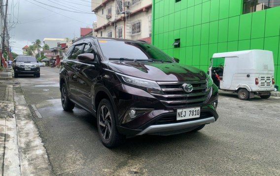 Selling White Toyota Rush 2020 in Quezon City