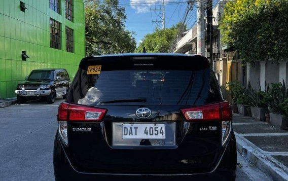 White Toyota Innova 2021 for sale in Manila-6