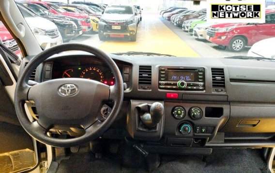 White Toyota Hiace 2019 for sale in Manual-6