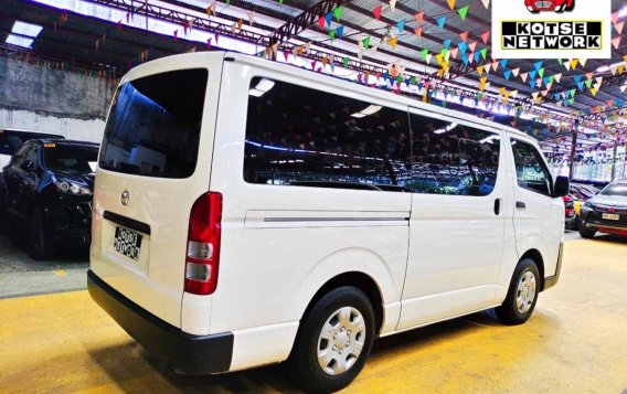 White Toyota Hiace 2019 for sale in Manual-5